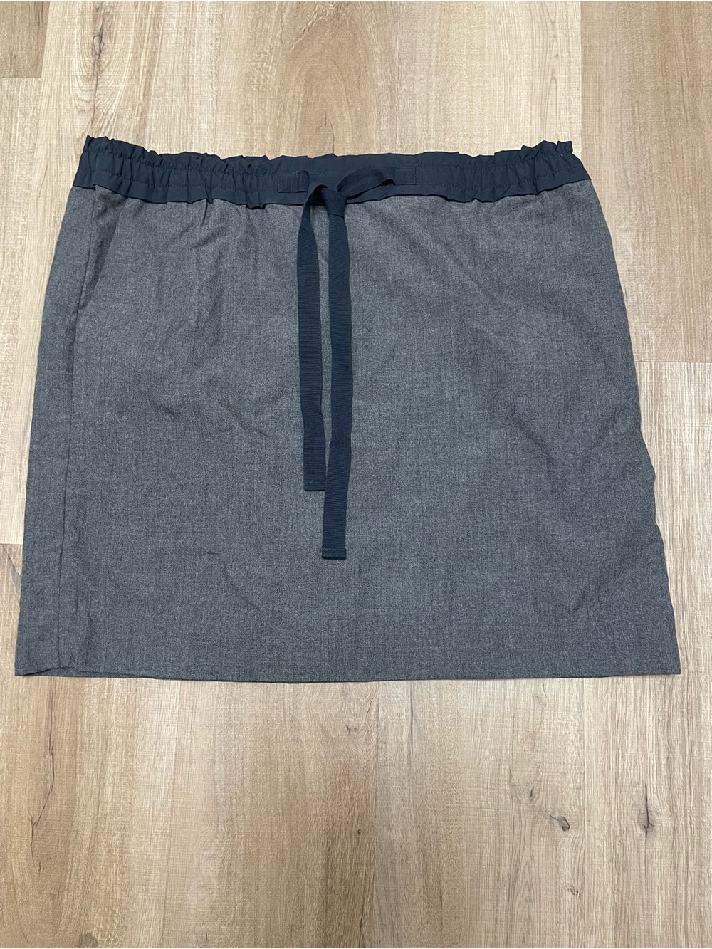 Gap  Drawstring Waist Straight Skirt Size L.  NWT